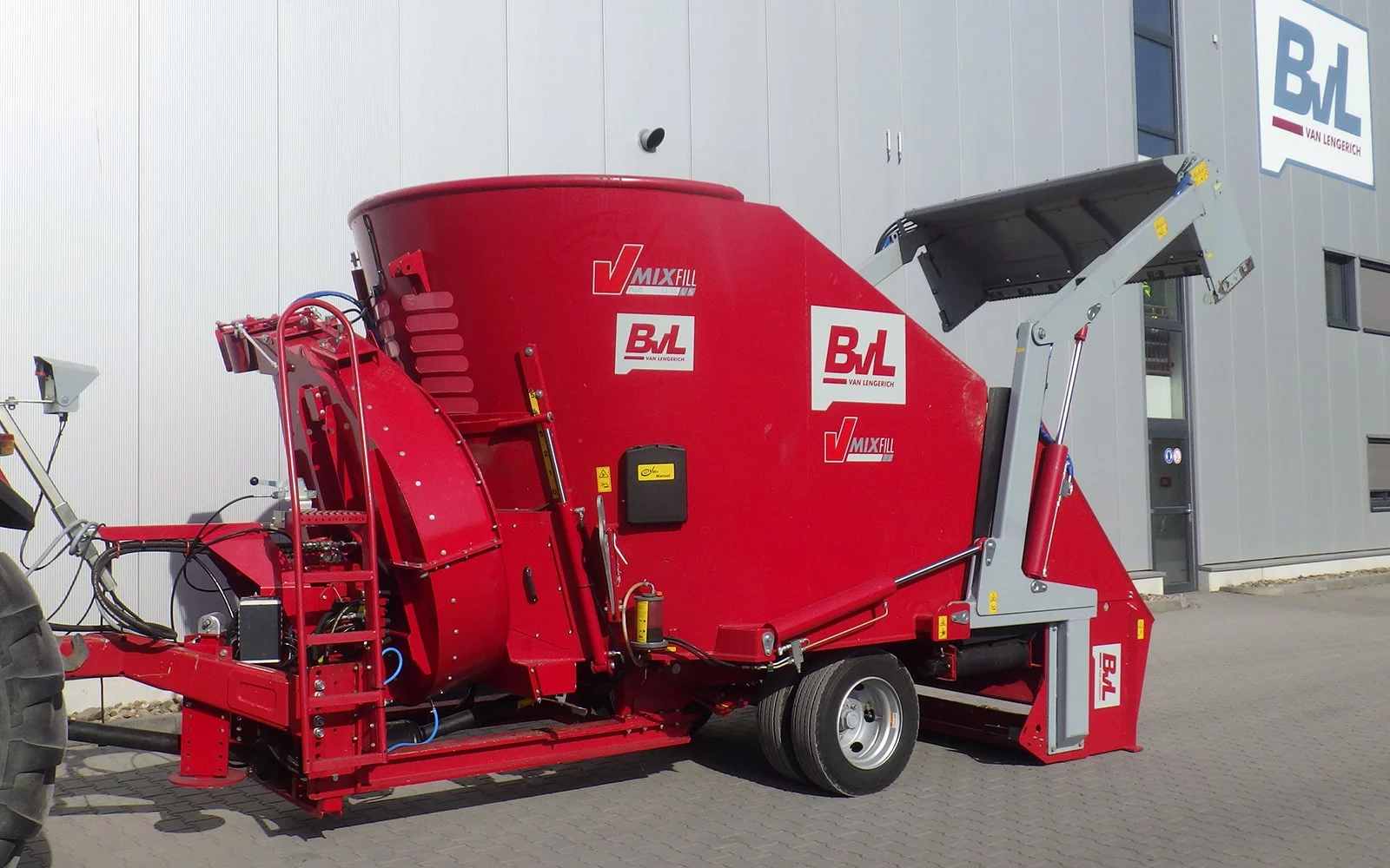 КОРМОСМЕСИТЕЛЬ "BVL" V-MIX FILL PLUS LS 8-13 м³