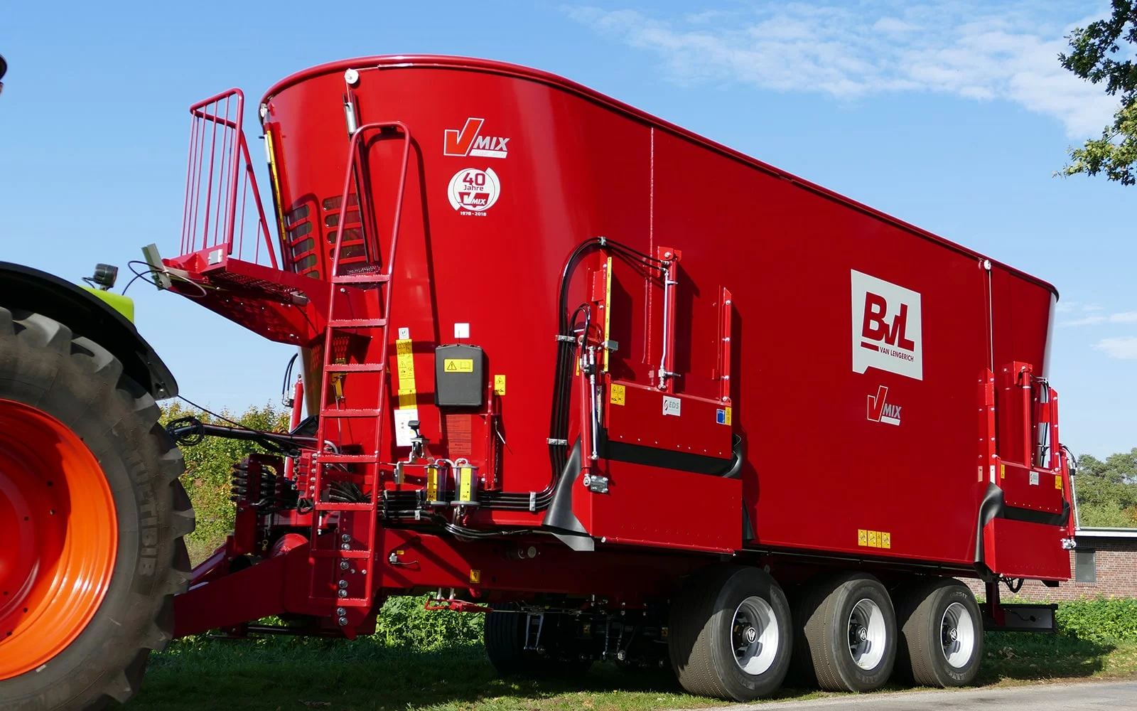 КОРМОРАЗДАТЧИК BVL V-MIX GIANT 40-46 м³-3S