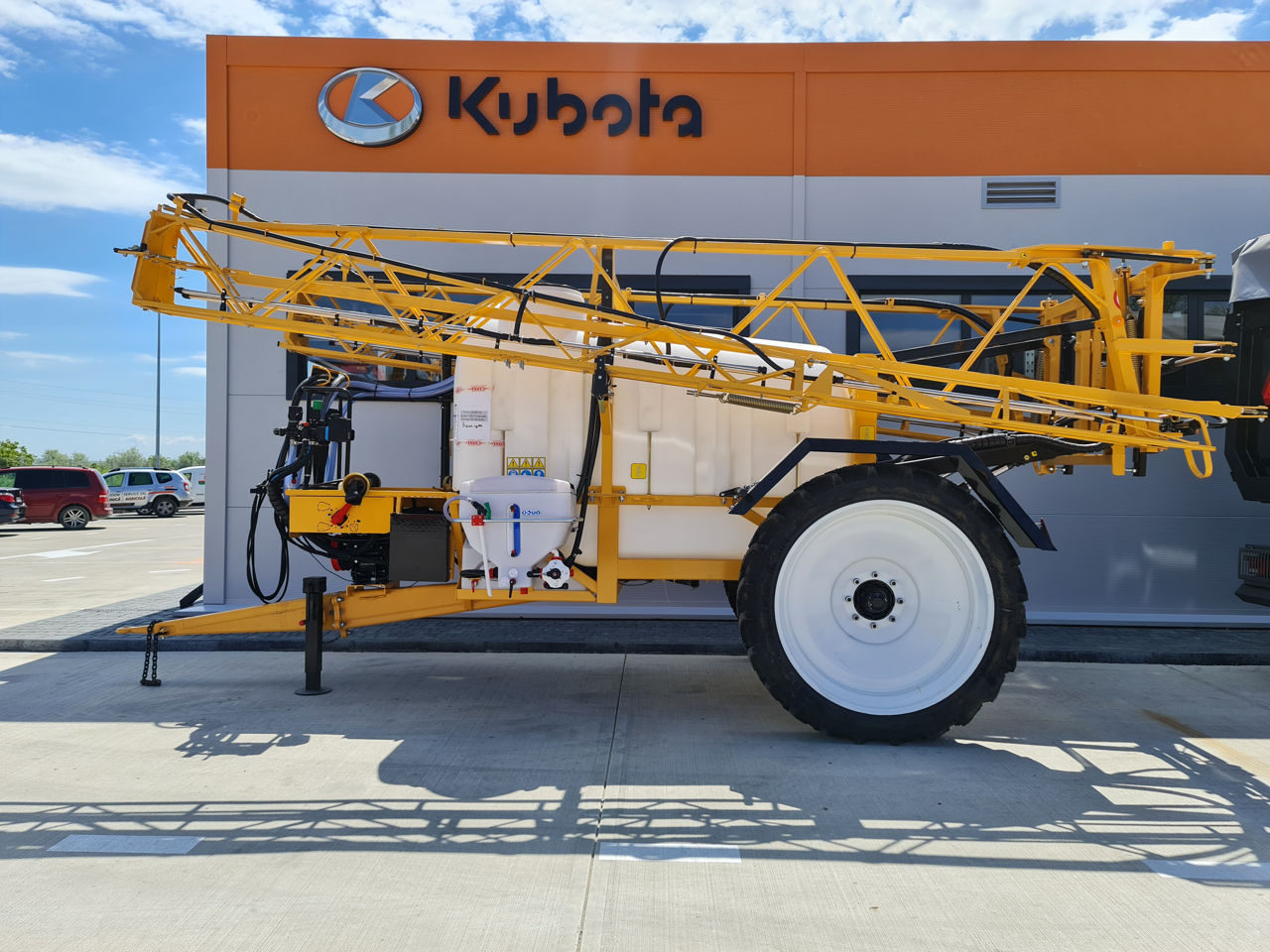 Прицепной опрыскиватель ТИТАН-3000-24/28