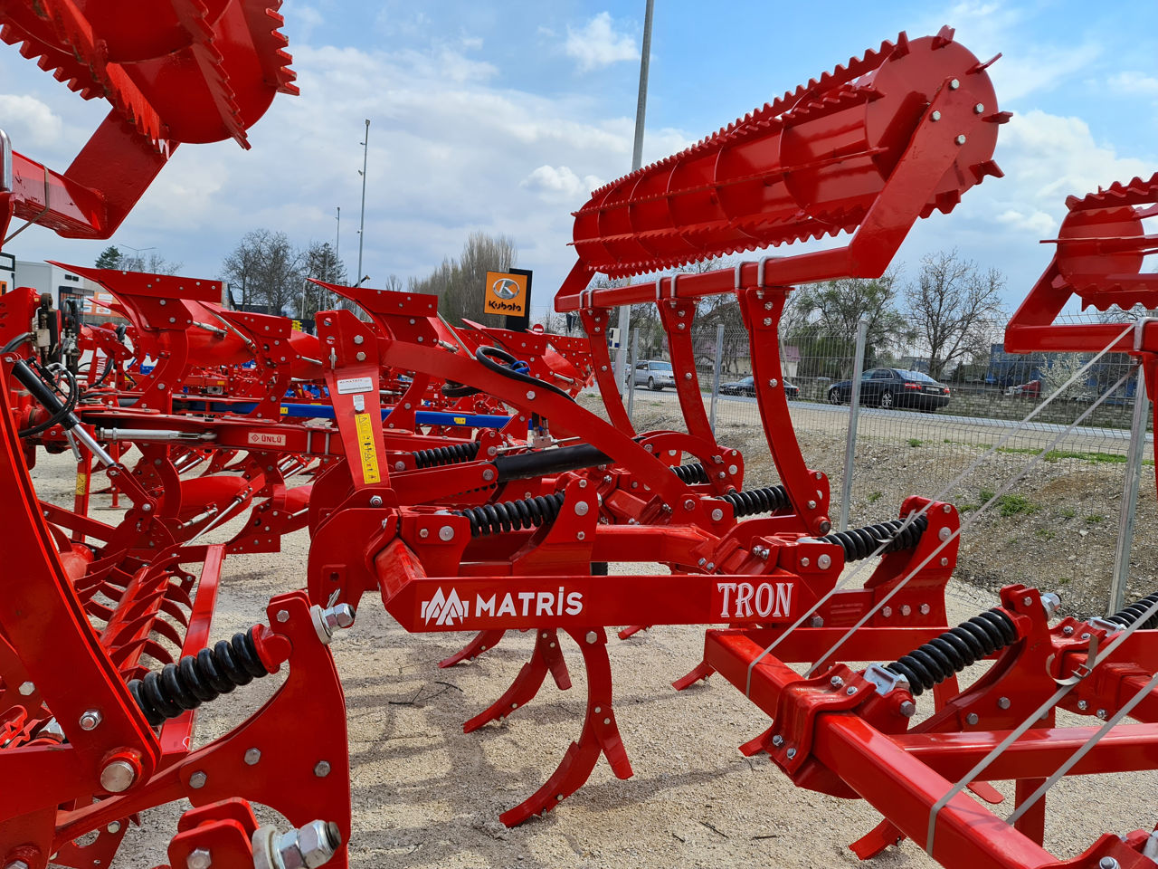 Глубокорыхлитель Matris Tron