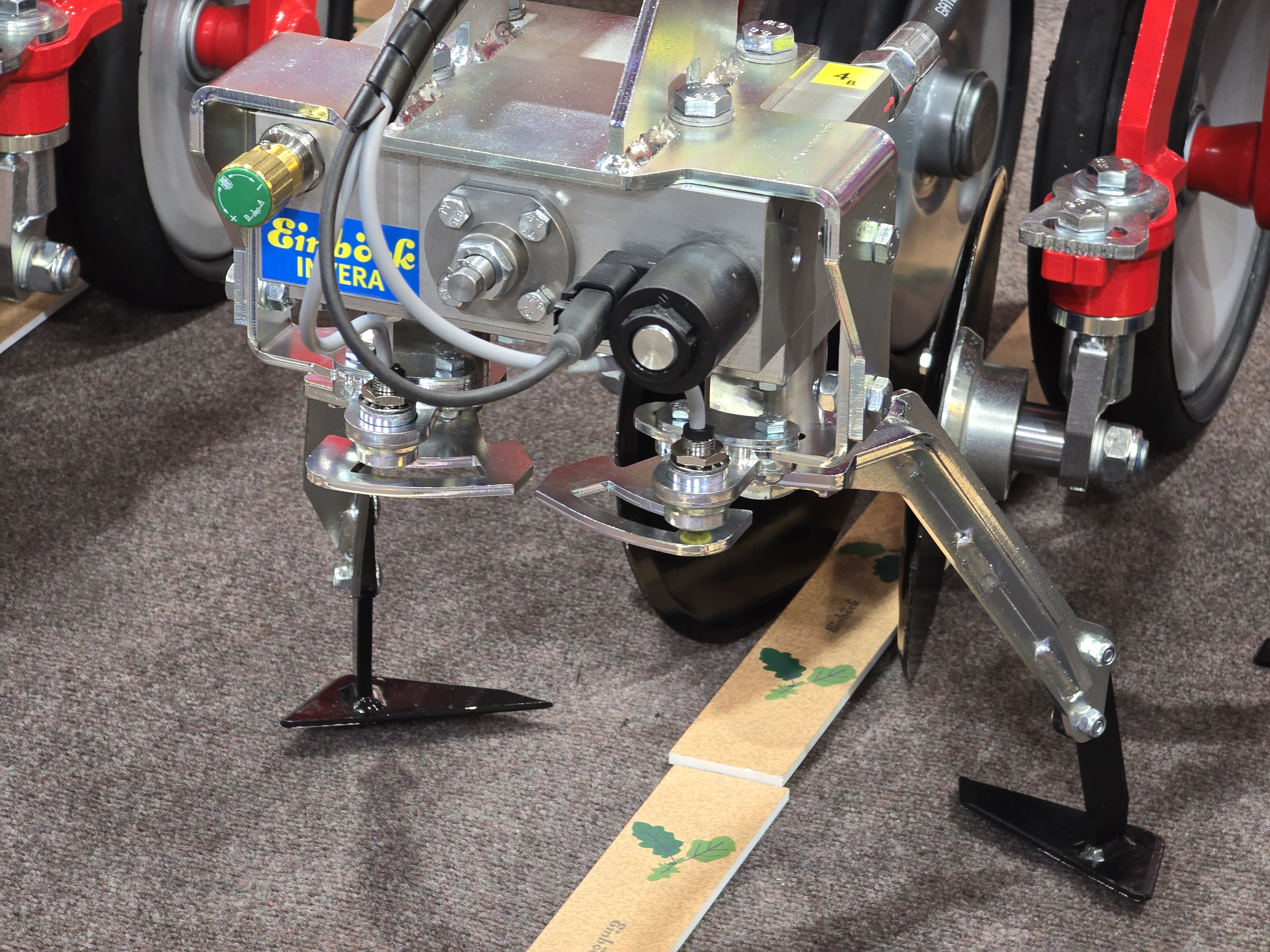 Внутрирядный культиватор INVERA Einbock